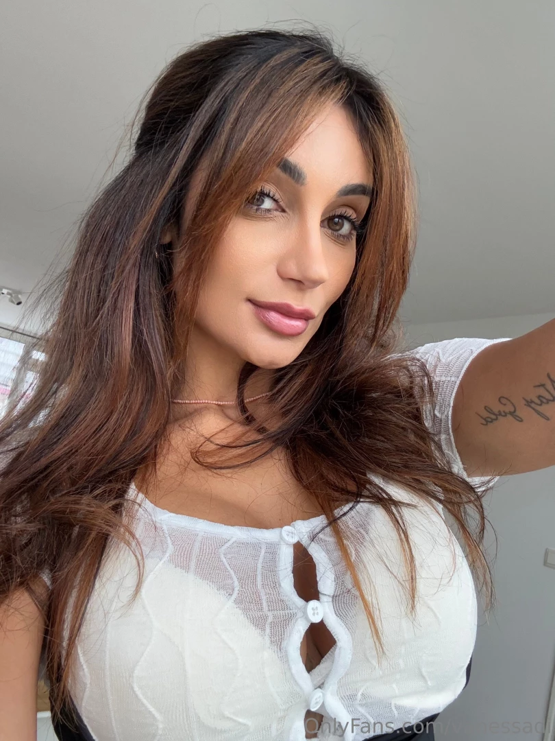 What do you think is the gorgeous thing in me that you like the most 