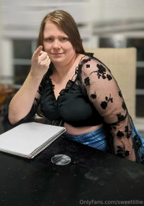 Hot guys subscribe to my vip page sweetlillievip