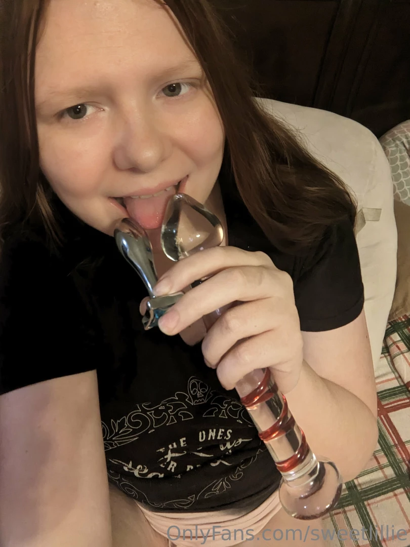 Oh baby you know i love having both of my holes filled so i just had 