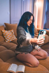 Pov i had to send you a lil sexy selfie to make your work day better