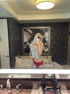 Gosh i still think about this picture kind of turns me on