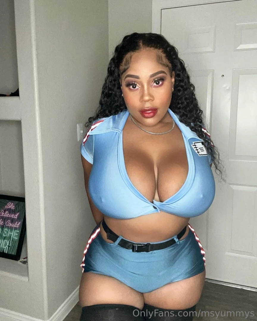 Your favorite big-titty girl is accepting customs dm me your wildest 