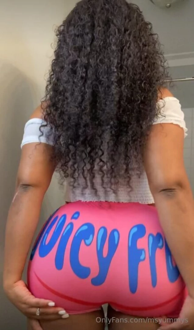Some juicy ass and tits to make your day 