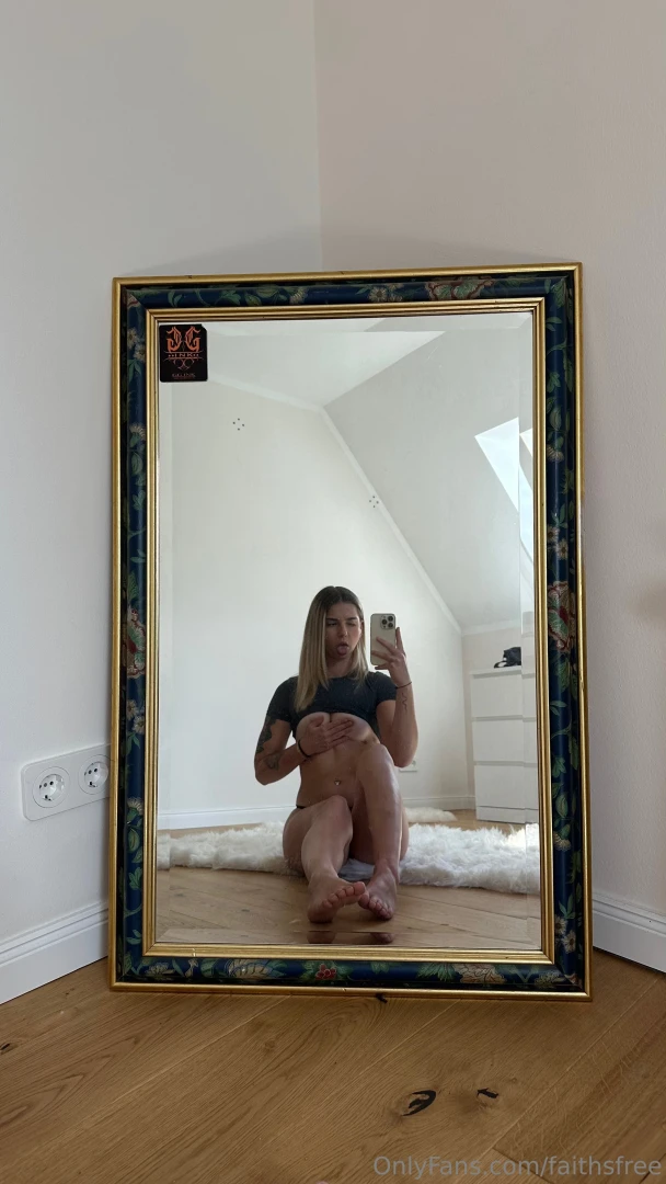 I like to play with my socks off 