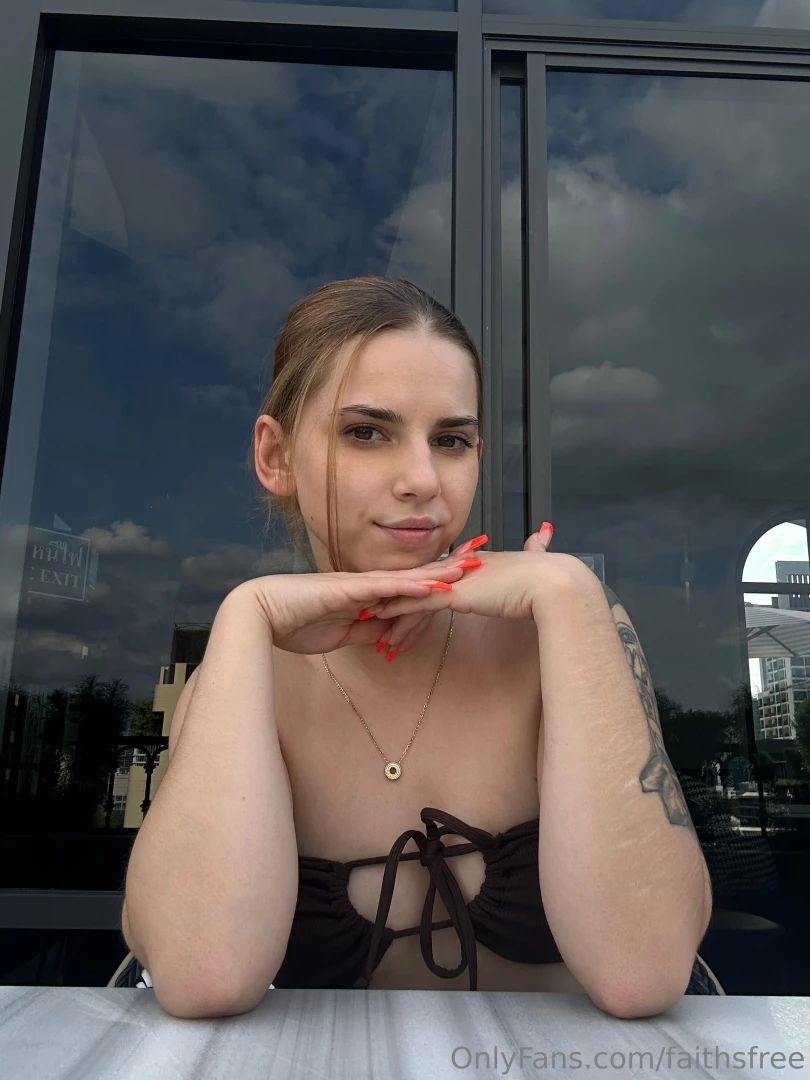 Feeling lonely dm me right now and let s have some fun together 