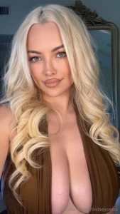 Message me a if you want a naughty freebie i m in a realllyyy good