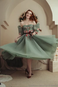 Looks can be deceiving i might look sweet but i ve got a whole lot of