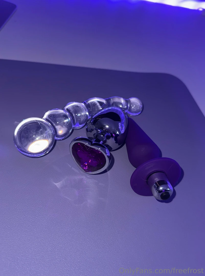 It is almost time for the much anticipated annual buttplug set but 