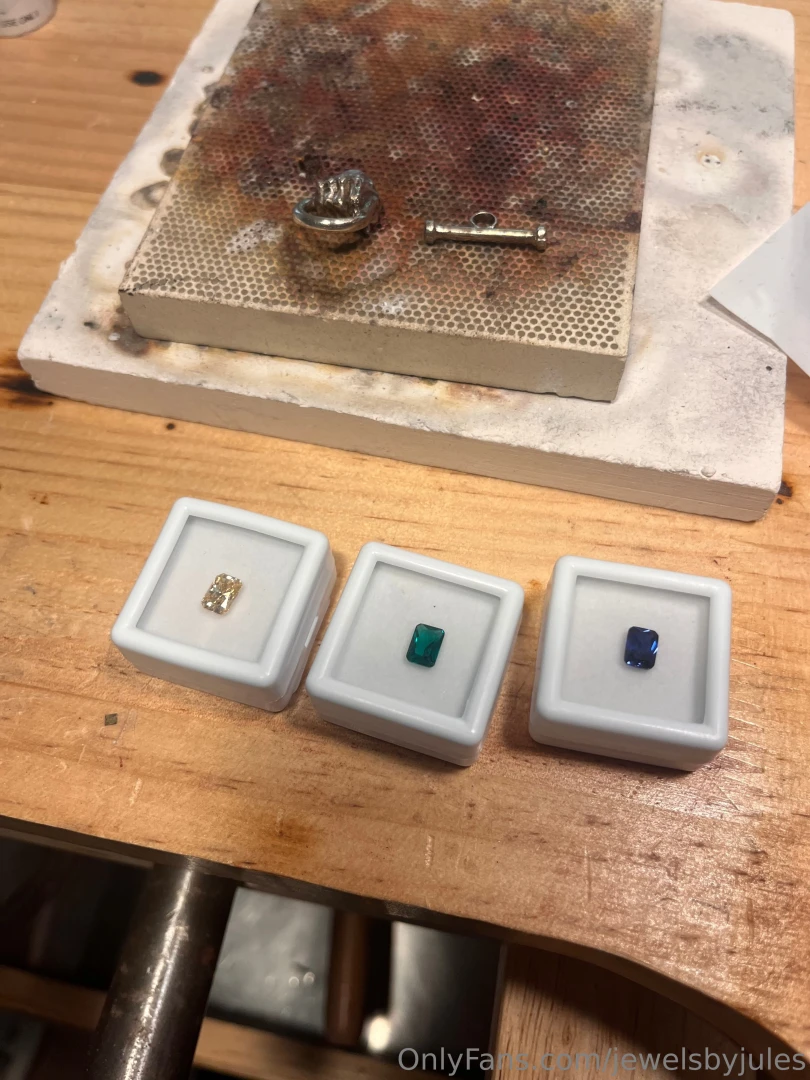 Just got these gorgeous stones in the mail today i got a peach 