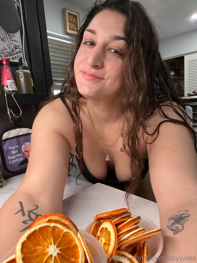 Just finished dehydrating these orange and lemon slices so that i 