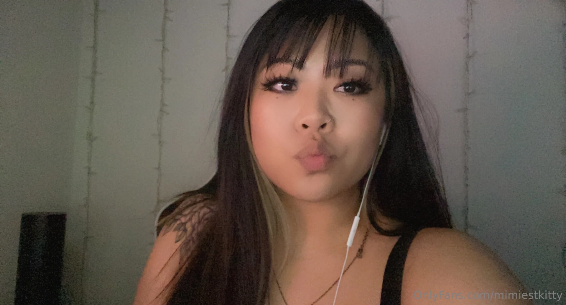 I don t wear bras much anymore bc they strangle my boobies but when i part 1 