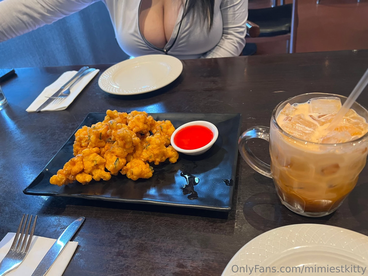 Hahahaha my friend was taking a pic of her food amp all she got was 