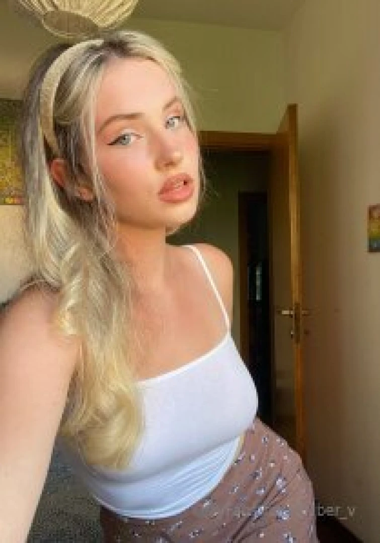 Hot blonde carol_elena just turned 18 she is craving deep penetration part 56 