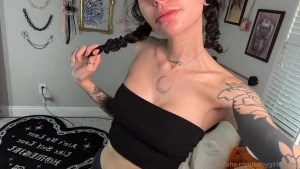 First 100 people to subscribe or resubscribe today are going to get a