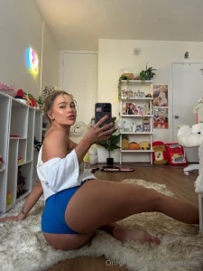 Raise your hand if you wanna smack it