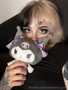 Kuromi and i wish you a nice valentines day
