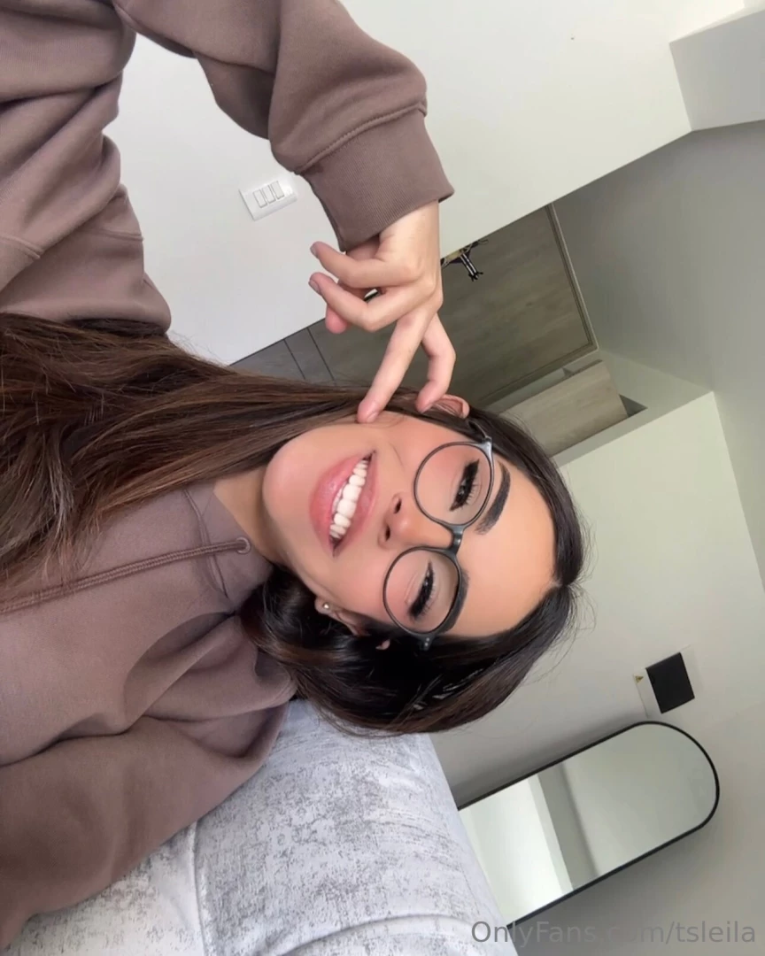 Your nerd gf taking some cute pics part 1 