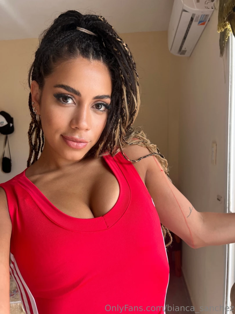 Your dream girl i might just be her 