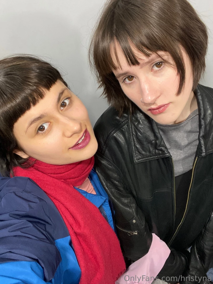 Hi my kitties do you like to hear interesting facts about me and sasha 