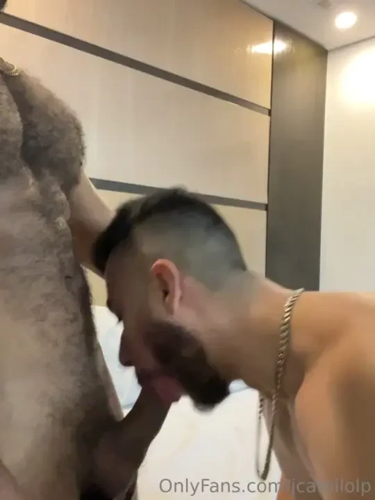 Me encanta chupar verga y esta verga estaba deliciosa 