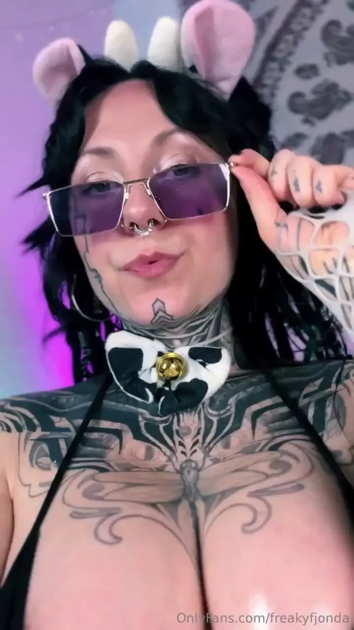 Freakyfjondavip i think my tata is falling out 