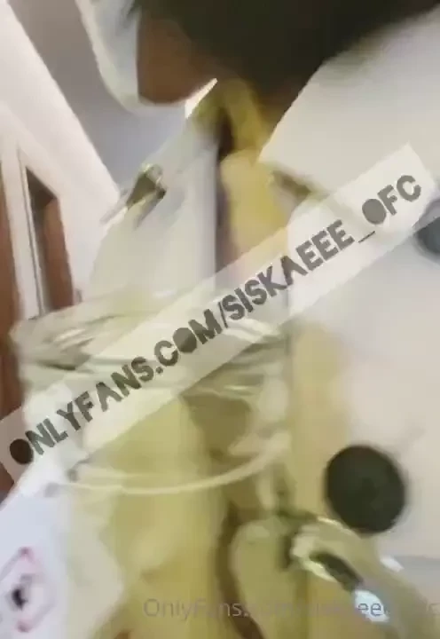 I m supposed to being naked when taking water in the hotel hall way 