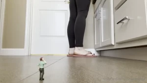New giantess video where i ve caught yet another tiny man in my