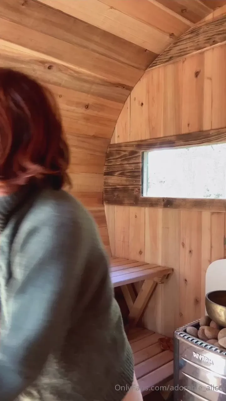 Alice is about to make porn part 3 i am actually very disappointed 