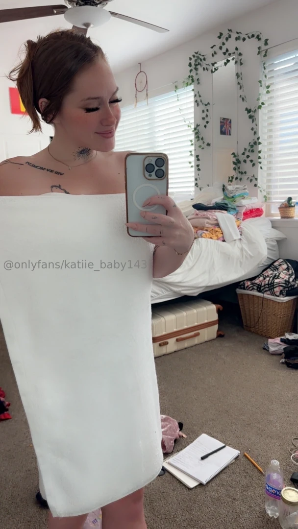 Unlock to see me drop my towel 