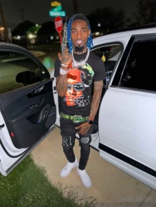 Y all its the end of the month check you dm s later for a big surprise