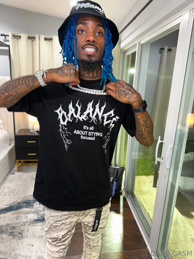 I let my chains do the dancing 