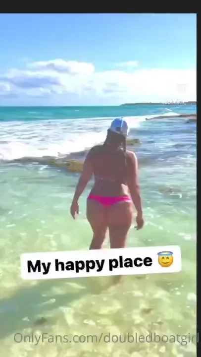 It follows me everywhere all this ass and no one to spank me right now 