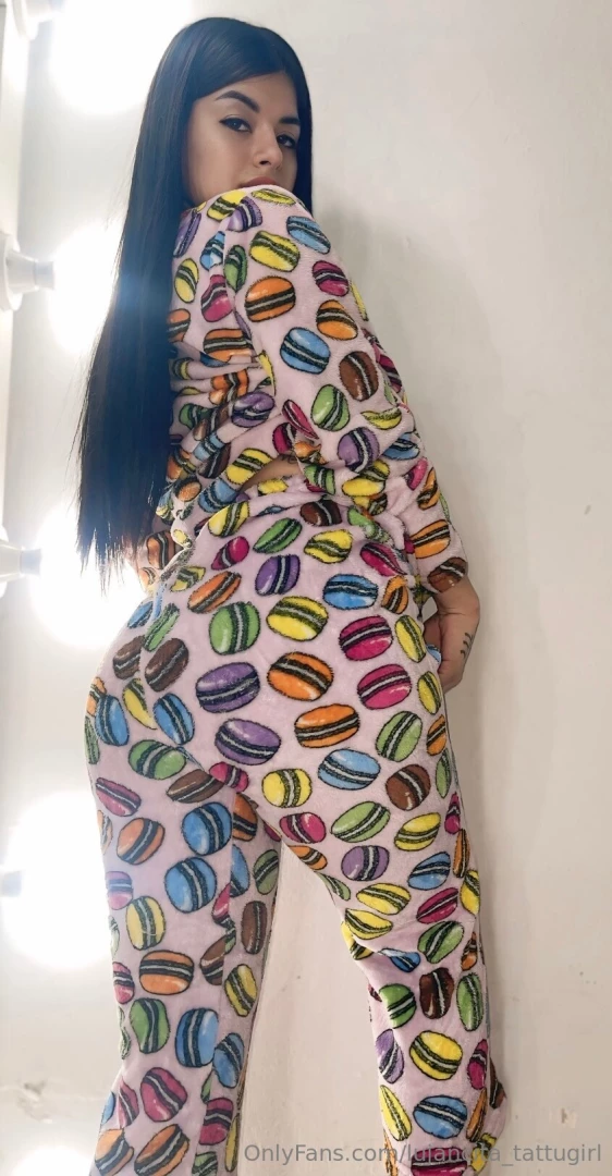 I love my nightgown it s so comfortable which one do you think looks 