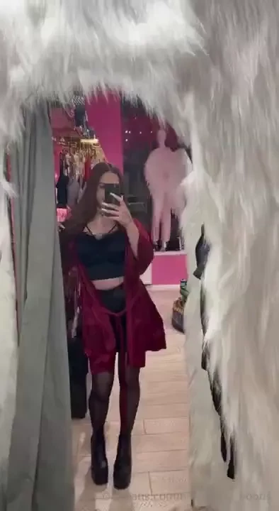 Do you like girls in heels i think it looks very sexy my legs become 