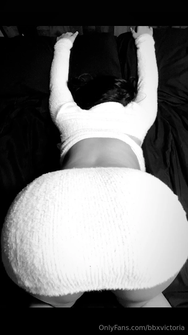 You like my skirt bby 