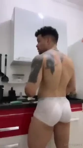Washing dishes while my pussy and ass are blinking wanting a hot dick