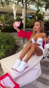 Will you take pic of me or with me