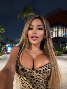 My titties need ur attention