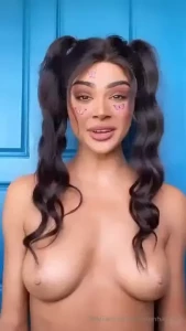 Top off speaking to you amp shaking my tits