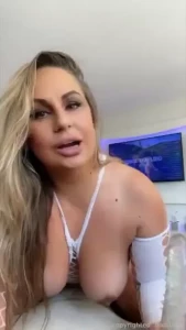 Dirty cock sucking mummy i couldn t help myself i whipped out my part 3