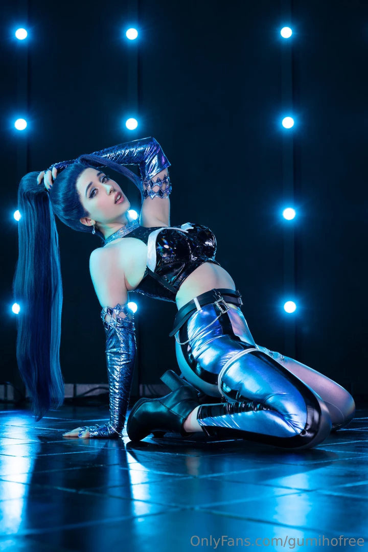 I can t get over how sickening my kaisa cosplay is 