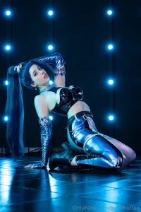 I can t get over how sickening my kaisa cosplay is