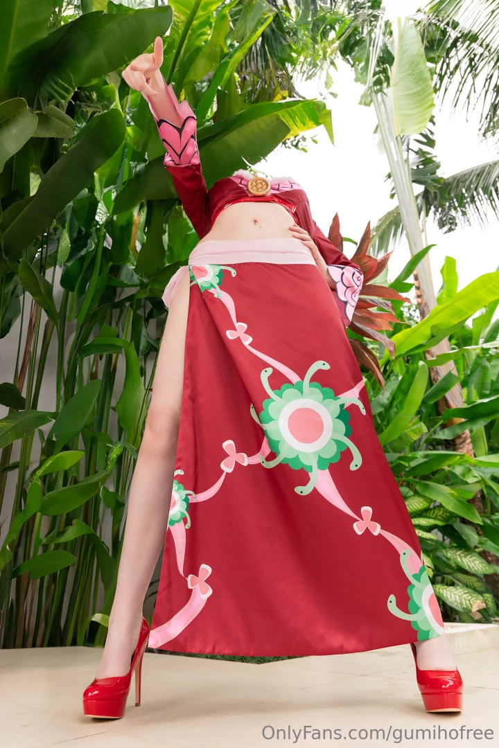 Yes i did the boa pose xd swipe if you wanna see me breaking my back part 1 