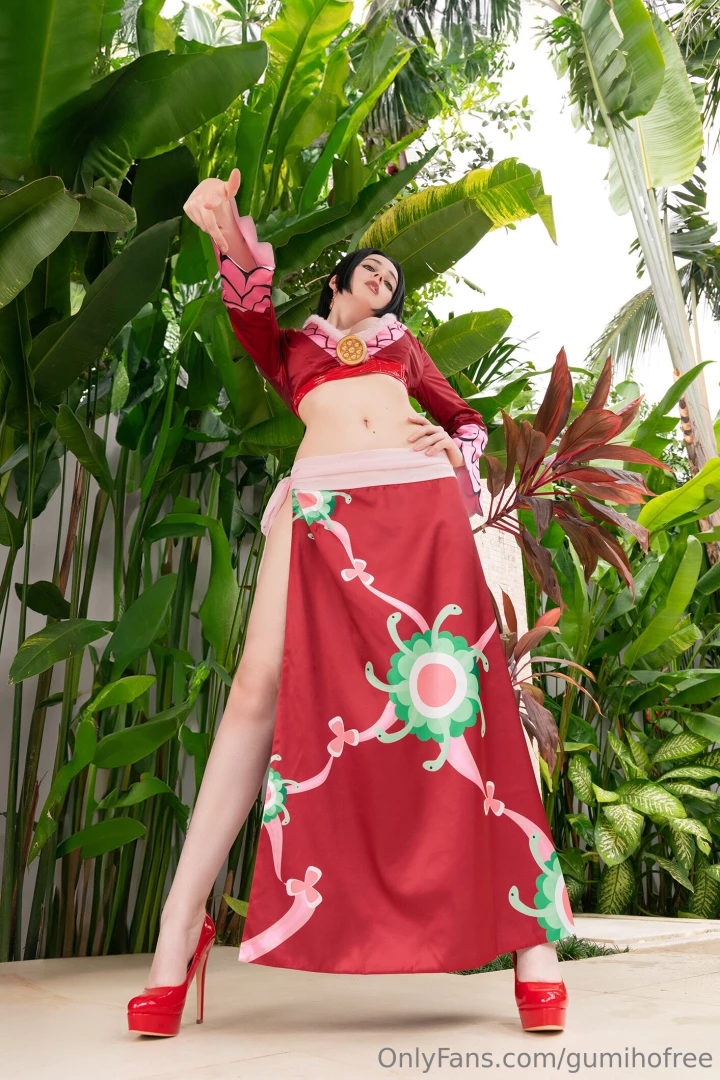 Yes i did the boa pose xd swipe if you wanna see me breaking my back 