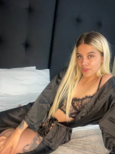 Take my lingerie off papi