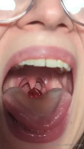 Deep throat uvula burps clear picture of my mouth tongue and throat