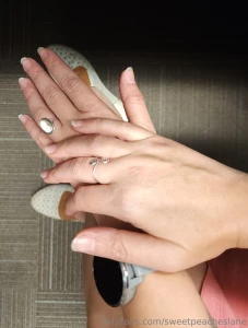 Raise your hand if you have a fetish for hands