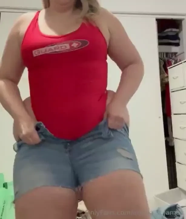 Somebody call baywatch 