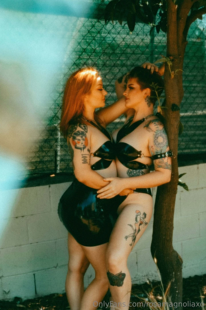 Staring at your ex longingly like emmamagnoliaxo 