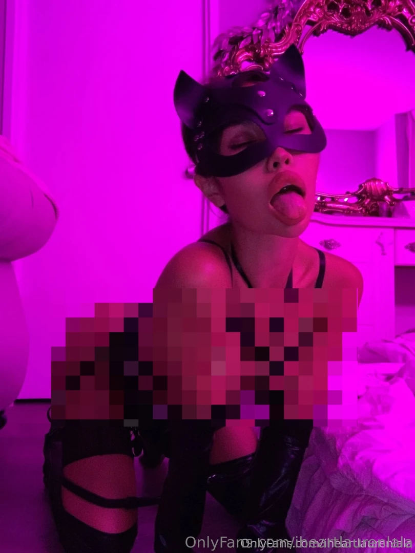 Welcome to my bdsm fantasy this naughty kitten is waiting for you to 